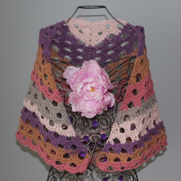 handmade crochet shawl/wrap - Picture 4 of 5